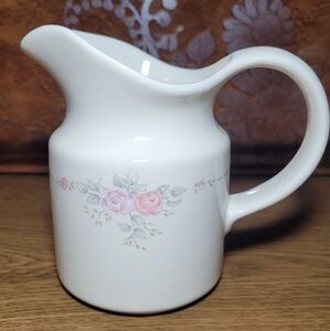 Pfaltzgraff Trousseau Creamer~ Pastel‎ Roses Flowers & Leaves~ Discontinued~ EUC